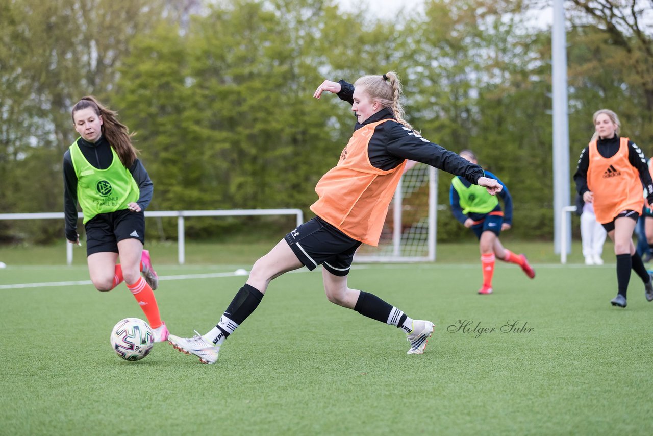 Bild 304 - Co-Trainerin der Frauen Nationalmannschaft Britta Carlson in Wahlstedt